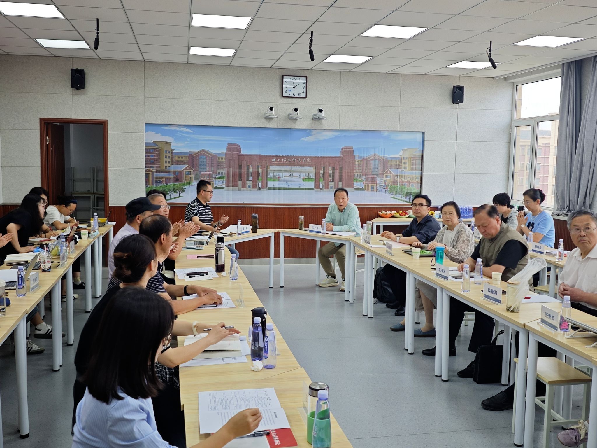 taptap点点官方网站马克思主义学院举办“第五届学术沙龙”