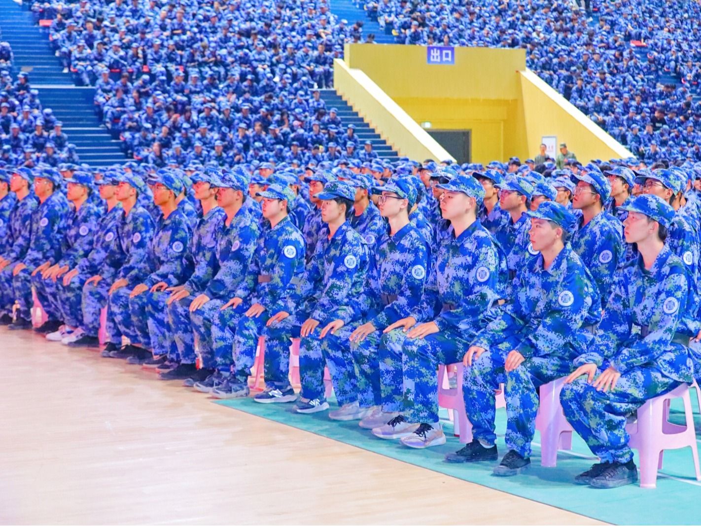 taptap点点官方网站组织师生收看2024年《开学第一课》