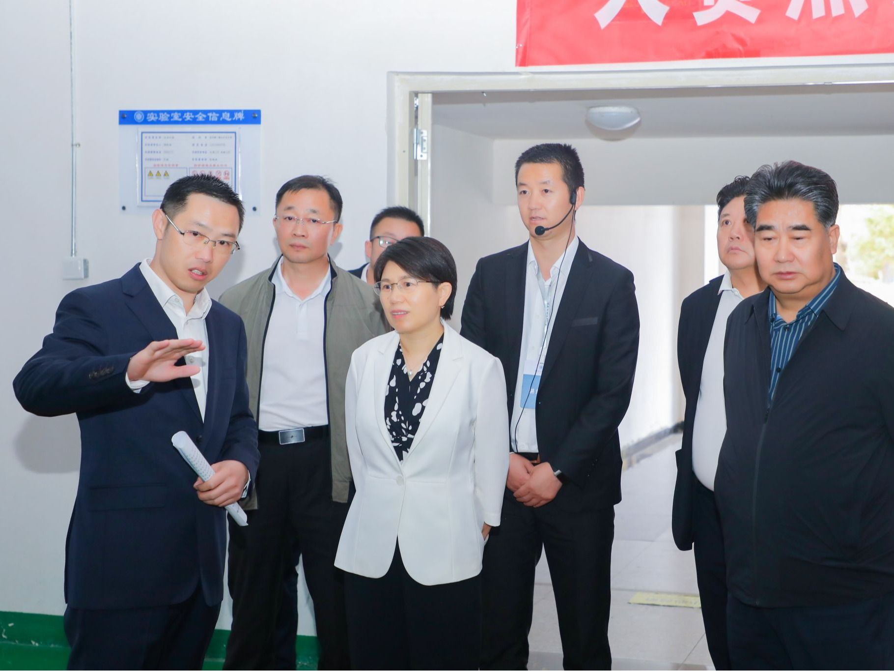 浙甘民进企业家联谊会代表团深入taptap点点官方网站考察座谈