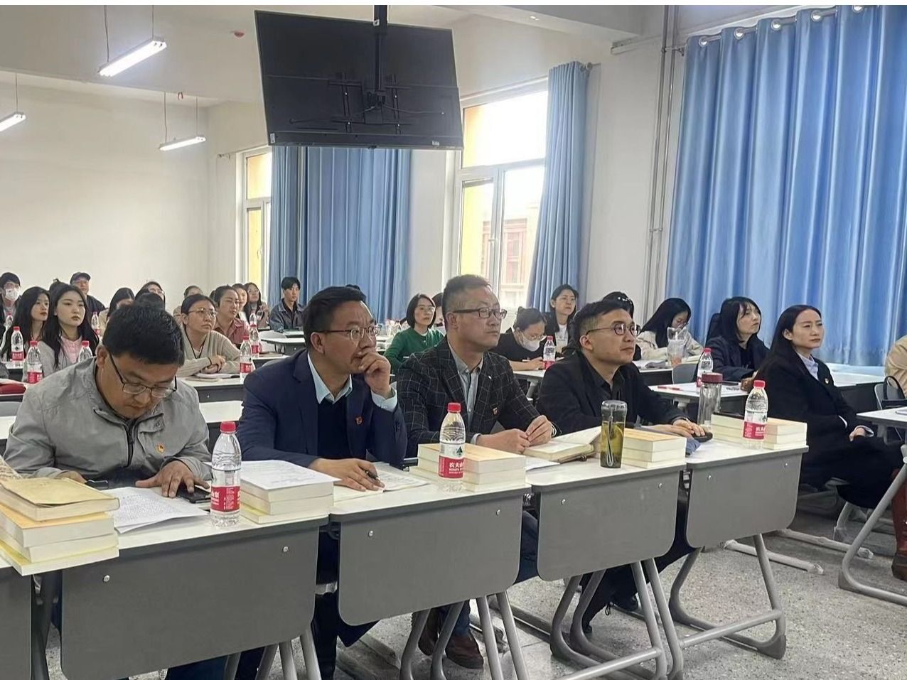 taptap点点官方网站开展习近平新时代中国特色社会主义思想专题学习暨集体备课会