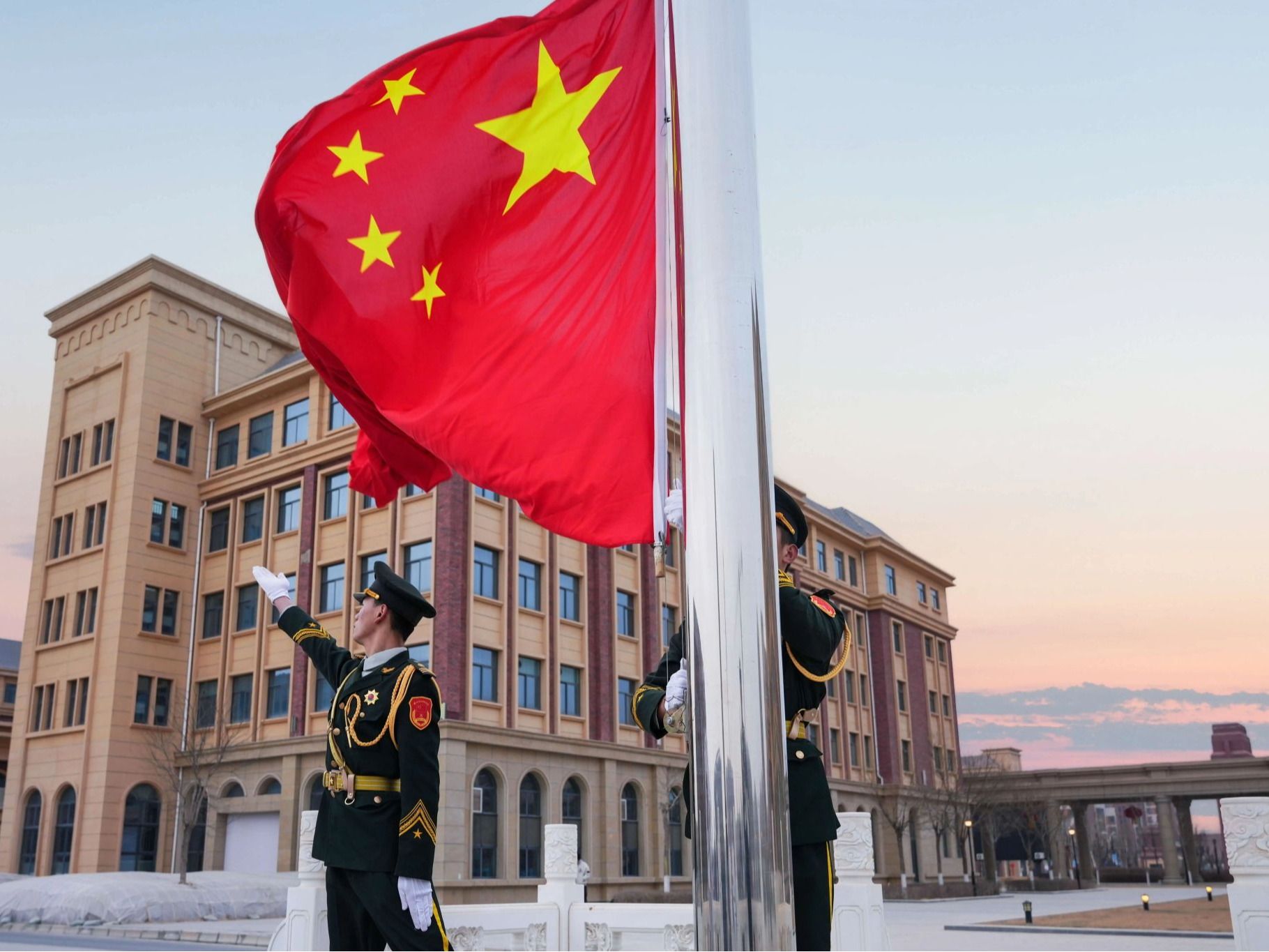 春启新程逐梦远 旗映初心铸强国——taptap点点官方网站举行2026年春季学期开学升旗仪式暨爱国主...
