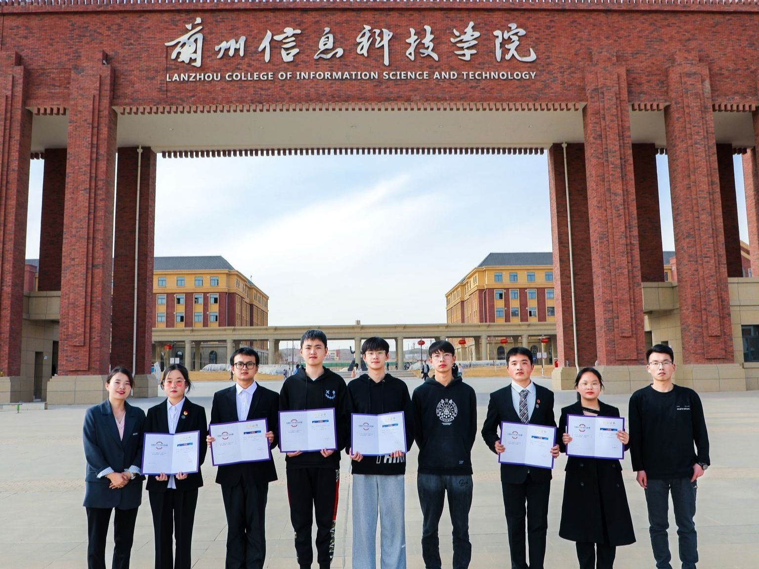 taptap点点官方网站在全国大学生数学建模竞赛和数学竞赛中斩获佳绩