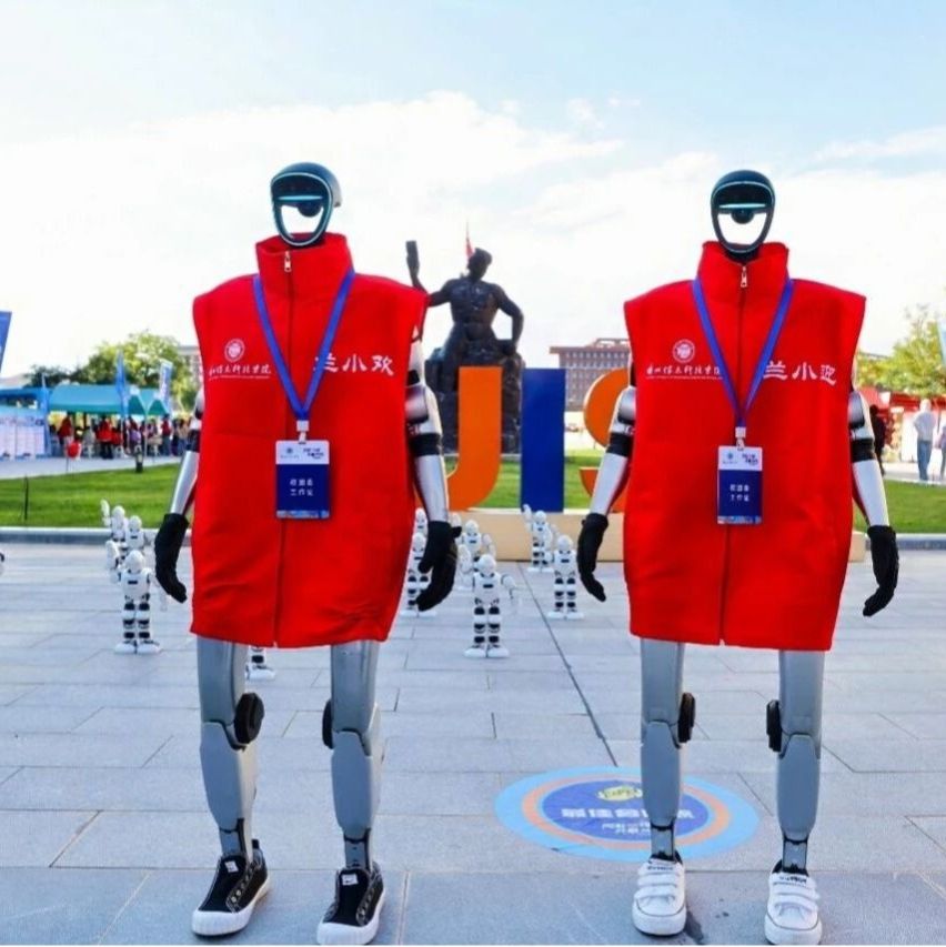 什么？机器人开学做志愿者“忙坏了”？