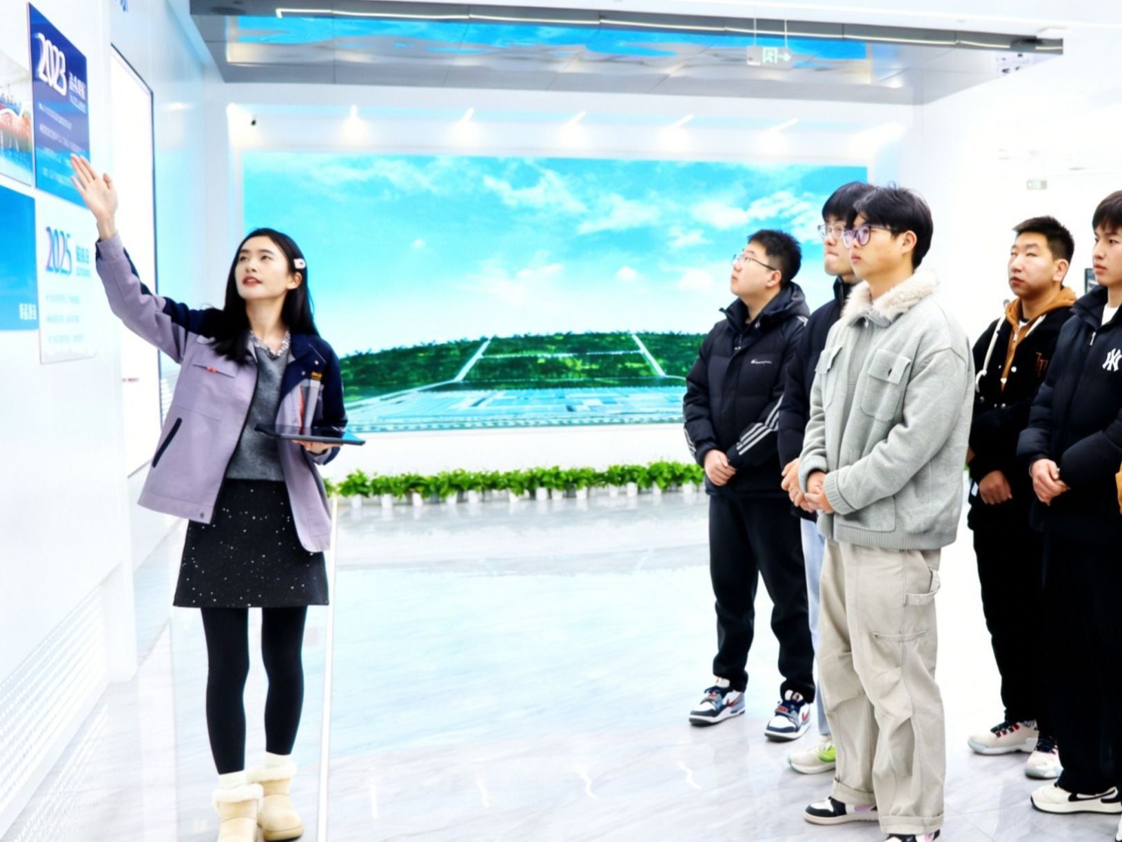 精准就业再突破：taptap点点官方网站携毕业生赴酒泉企业实地对接促成高质量就业